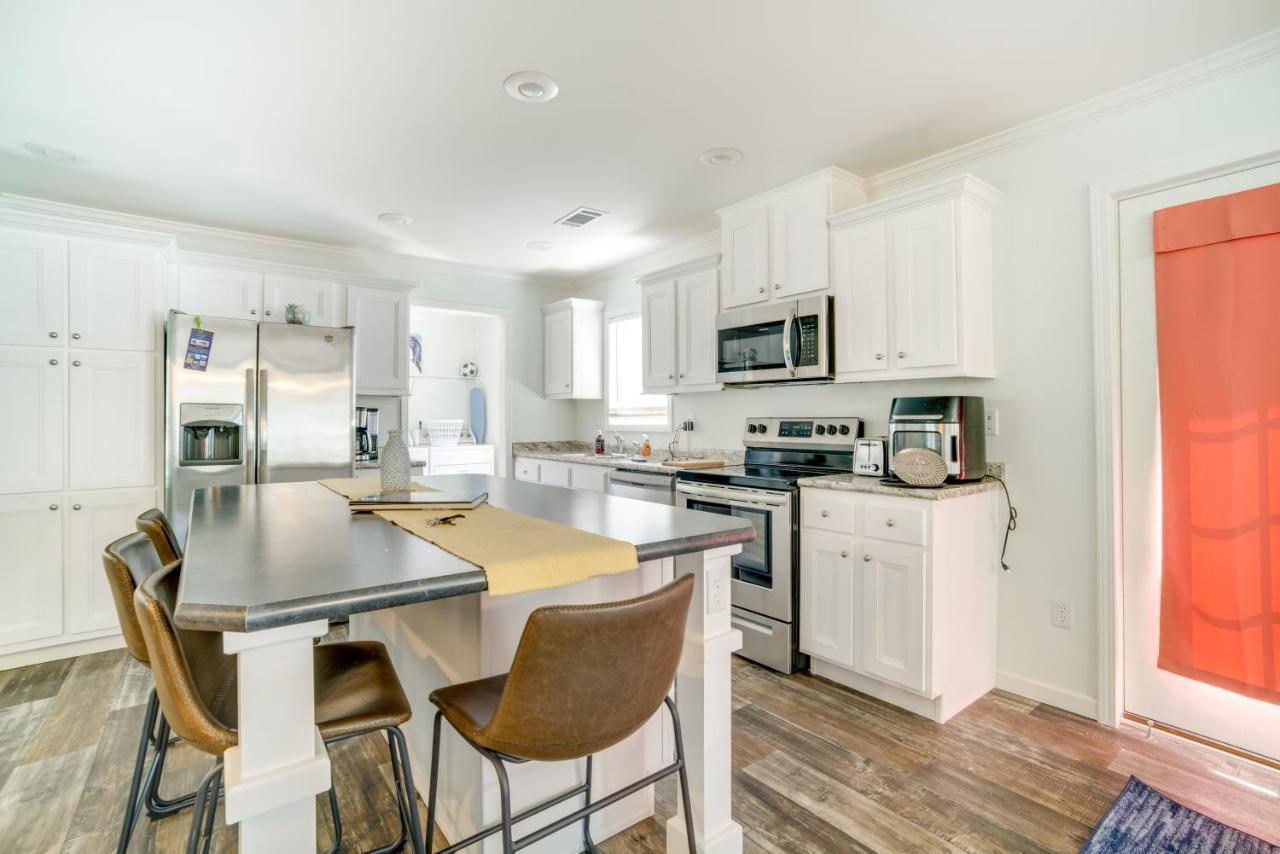 Charleston Home With Porch - 3 Mi To Folly Beach! Buitenkant foto